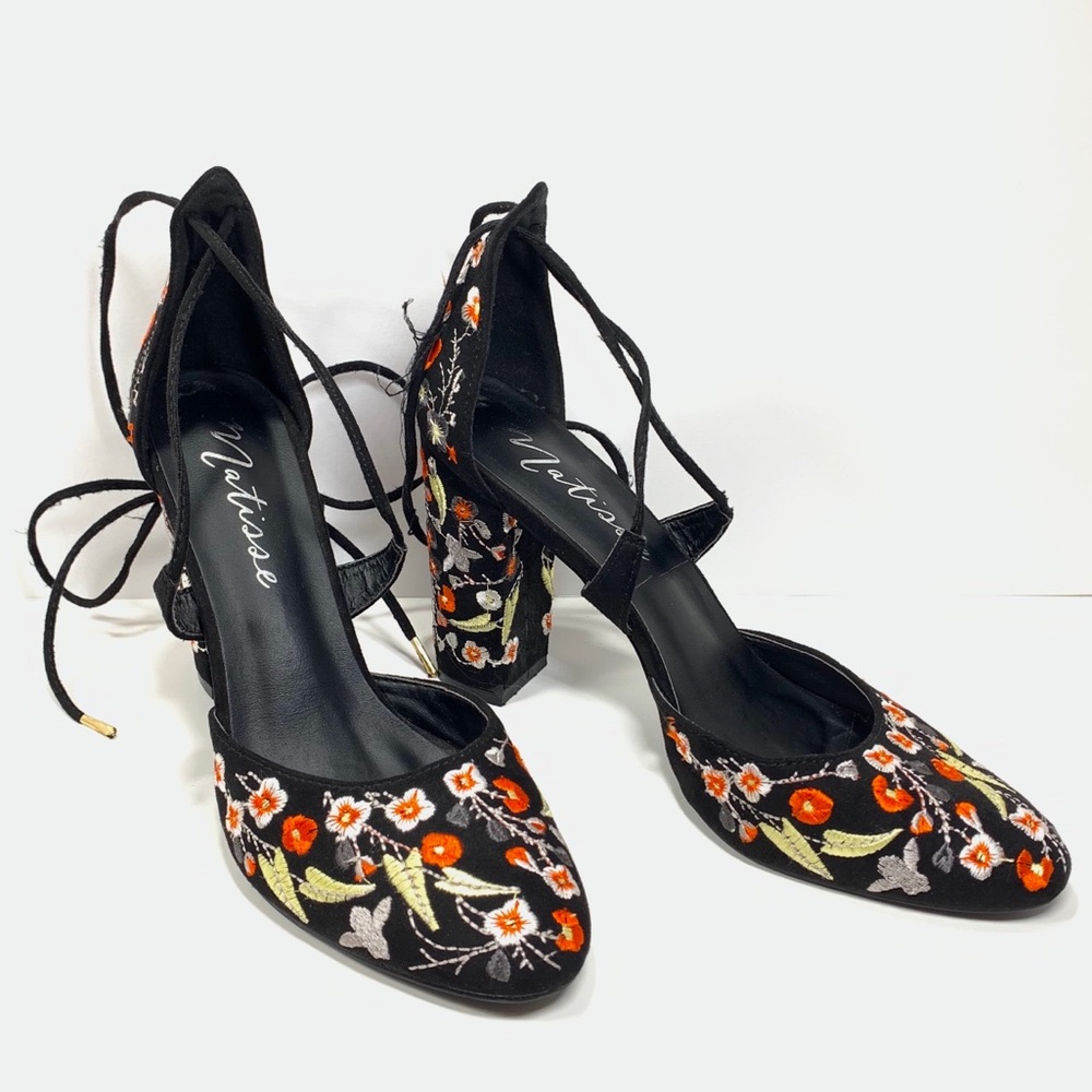 EUC Matisse Floral Embroidered Black Heels